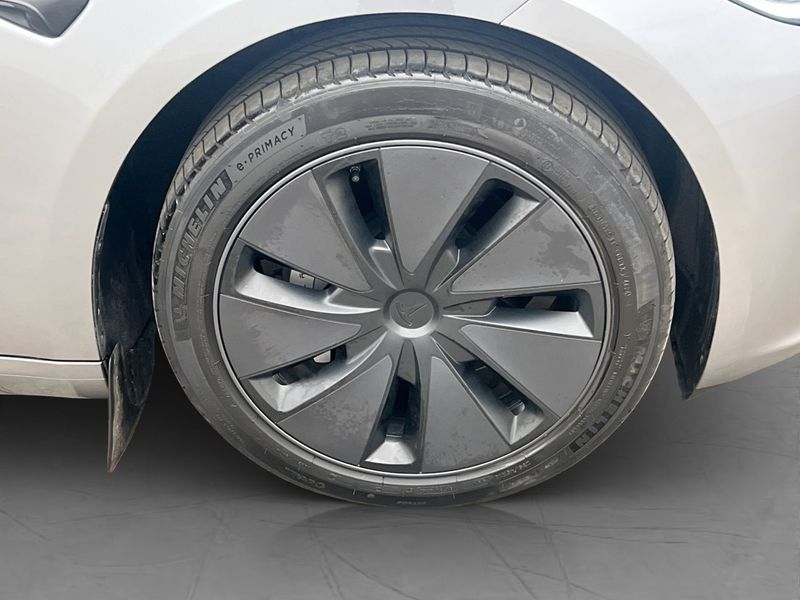 Tesla Model 3 bild 35
