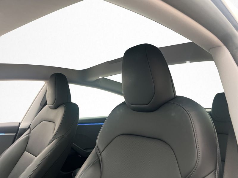 Tesla Model 3 bild 11