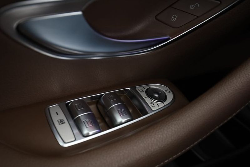 Mercedes E200 bild 37