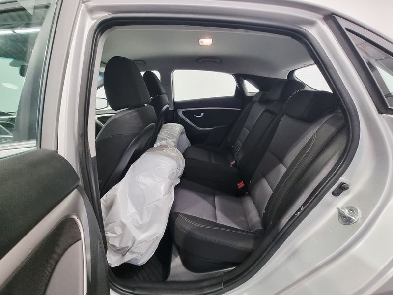 Hyundai i30 bild 8