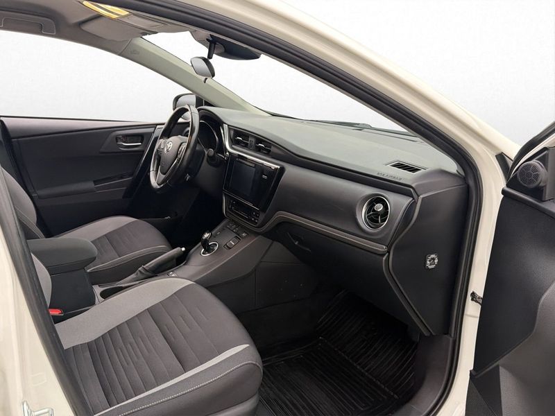Toyota Auris bild 24