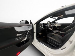 Mercedes CLA250 bild 9