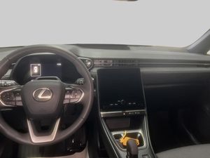 Lexus LBX bild 8