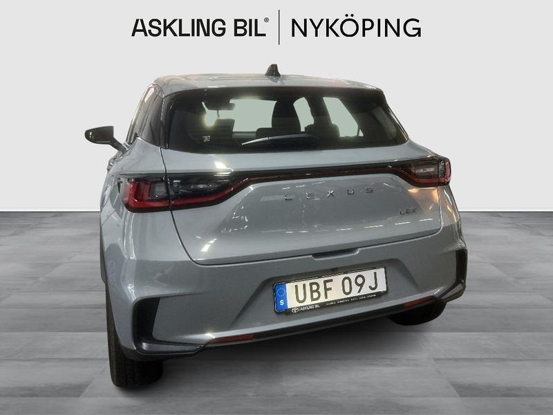 Lexus LBX bild 4
