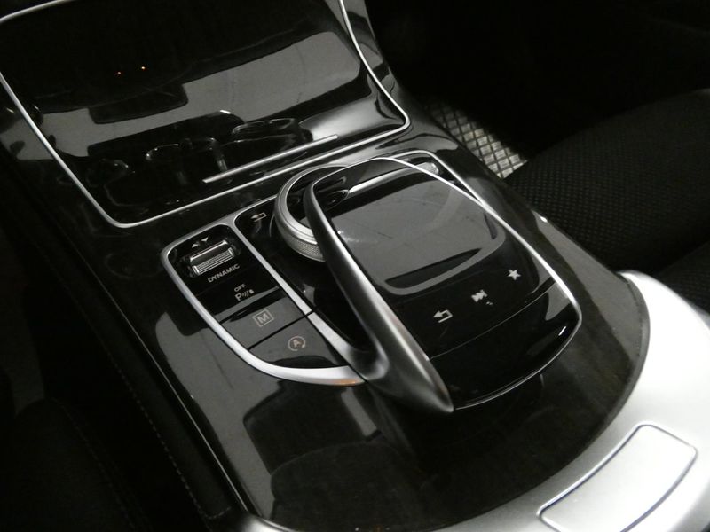 Mercedes GLC220 bild 13
