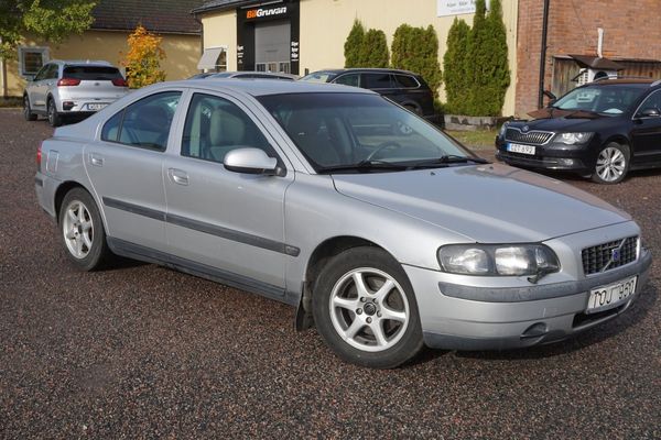 Volvo S60 2.4 Drag/M-värmare - 2002