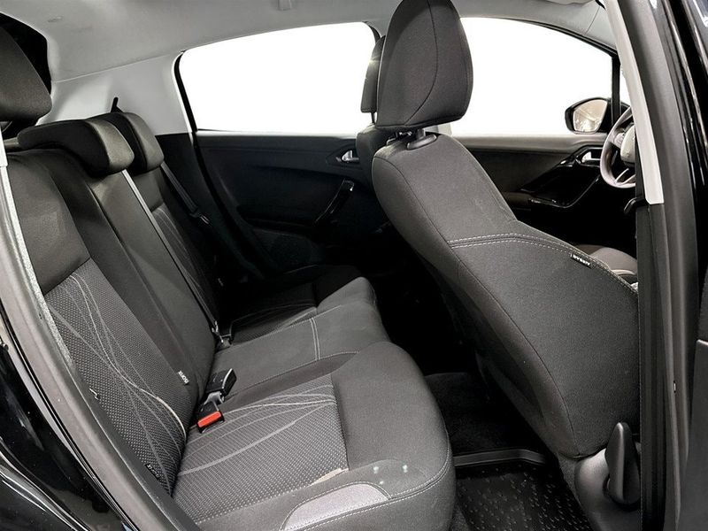 Peugeot 208 bild 14