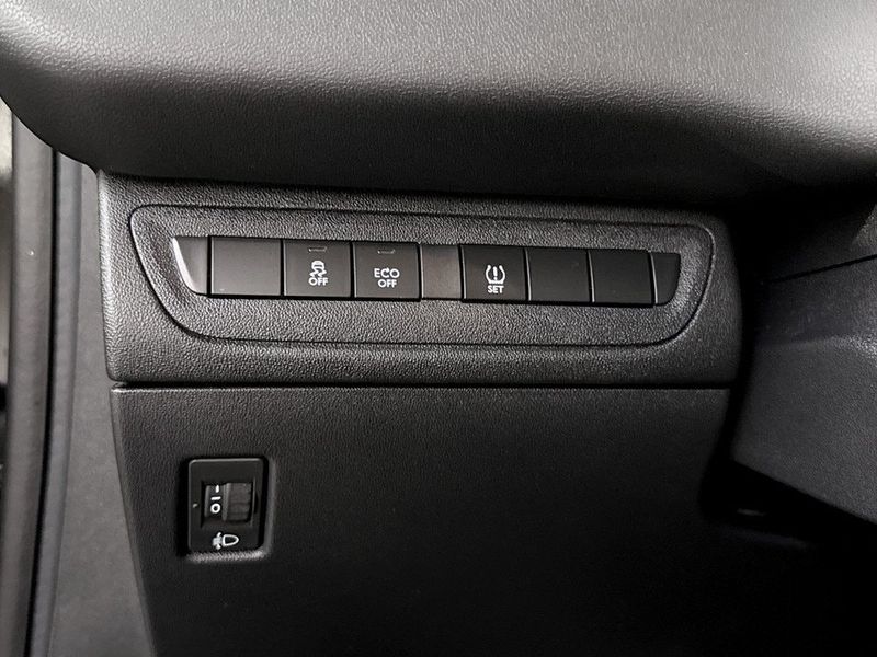 Peugeot 208 bild 8