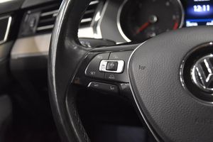 Volkswagen Passat bild 10