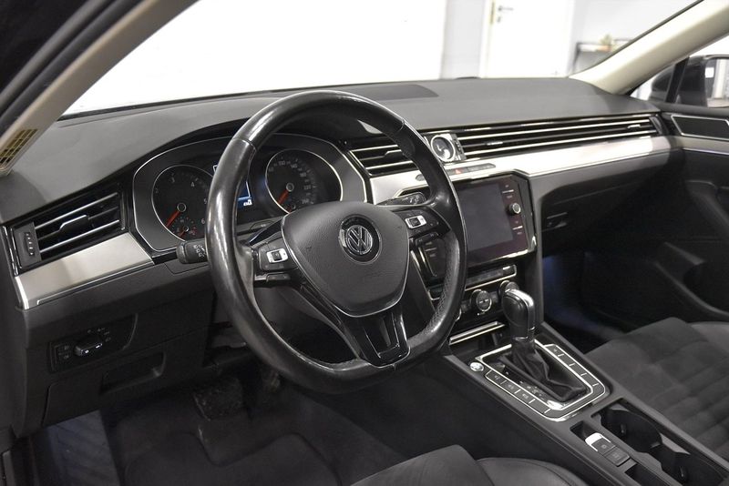 Volkswagen Passat bild 9