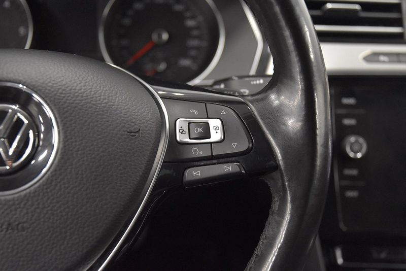 Volkswagen Passat bild 11