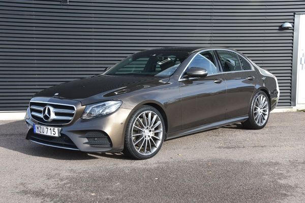 Mercedes E200 9G AMG Line Panorama, Drag, 360 kamera Euro 6 - 2017