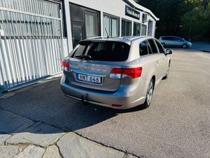 Toyota Avensis bild 3