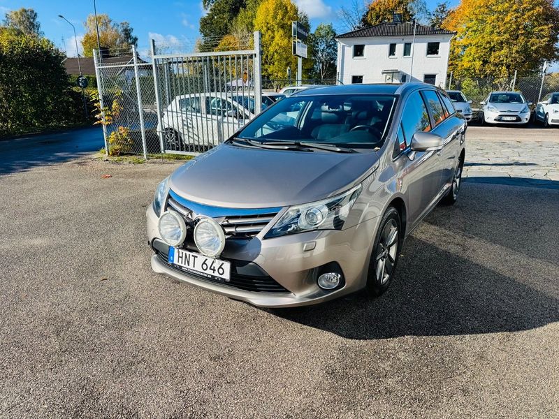 Toyota Avensis bild 2