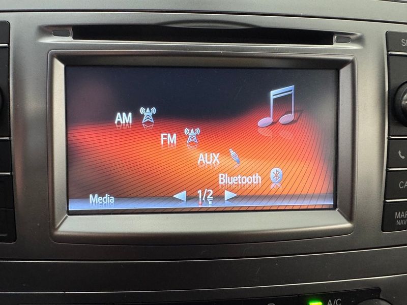 Toyota Avensis bild 24