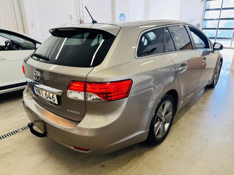 Toyota Avensis bild 15