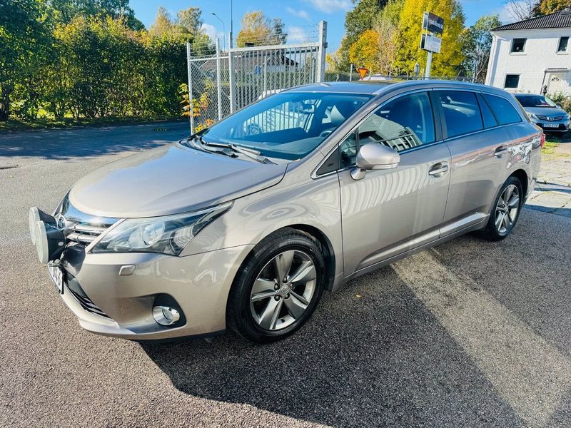 Toyota Avensis bild 9