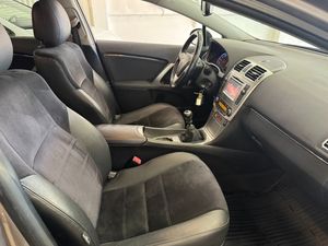 Toyota Avensis bild 17