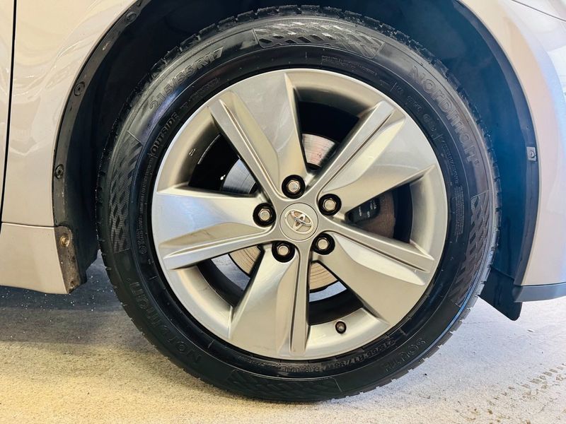 Toyota Avensis bild 11