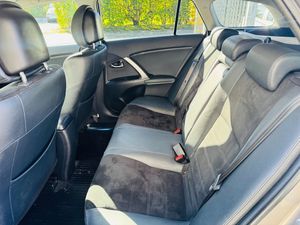 Toyota Avensis bild 7