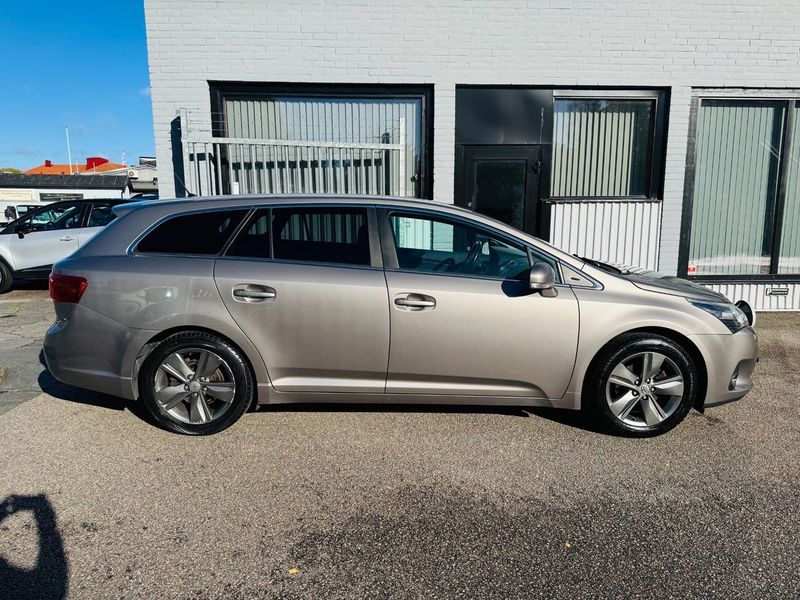 Toyota Avensis bild 10