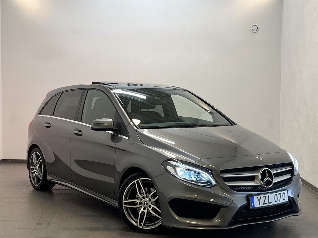 Mercedes B200