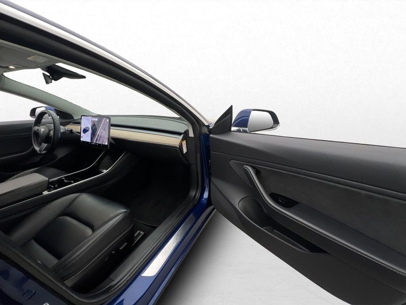Tesla Model 3 bild 26