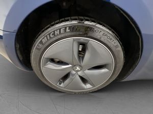 Tesla Model 3 bild 30