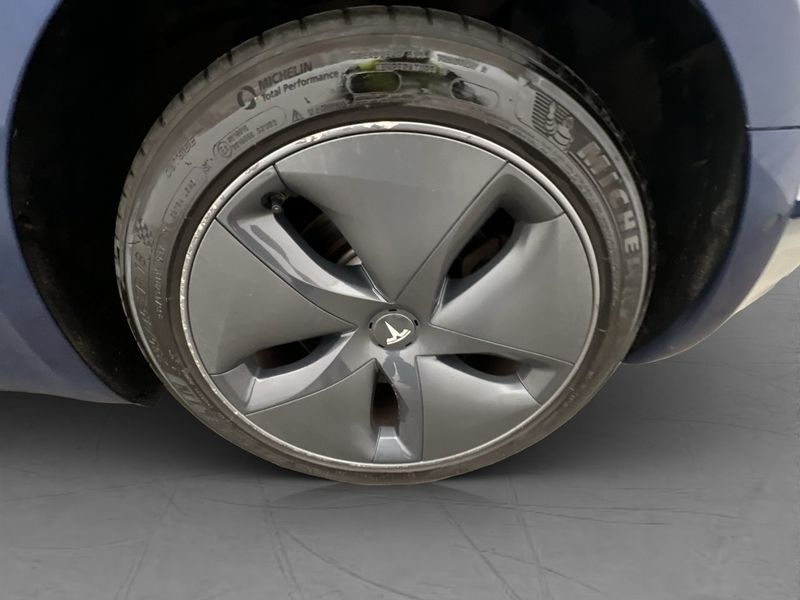 Tesla Model 3 bild 29