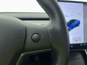 Tesla Model 3 bild 33