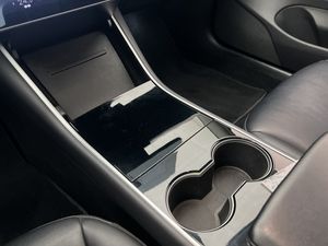 Tesla Model 3 bild 25