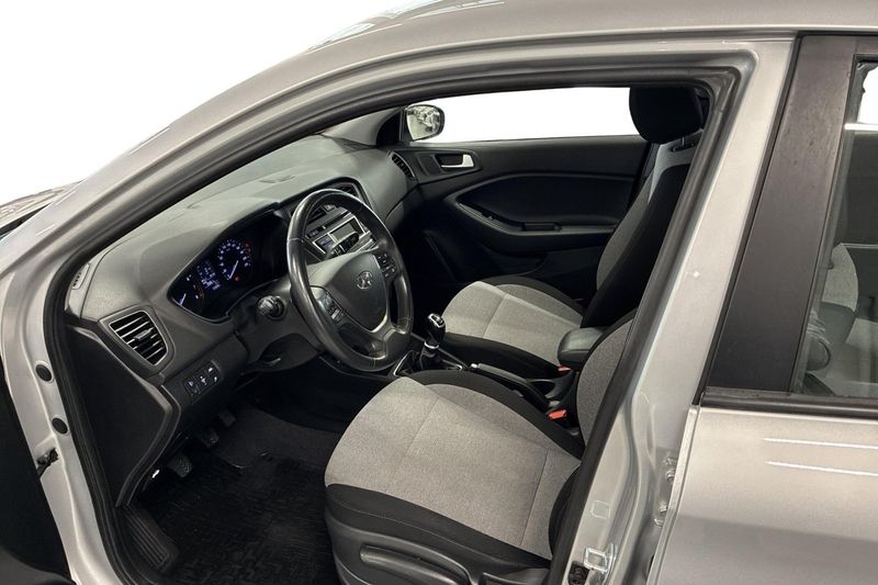 Hyundai i20 bild 3