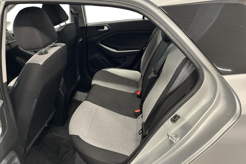 Hyundai i20 bild 5