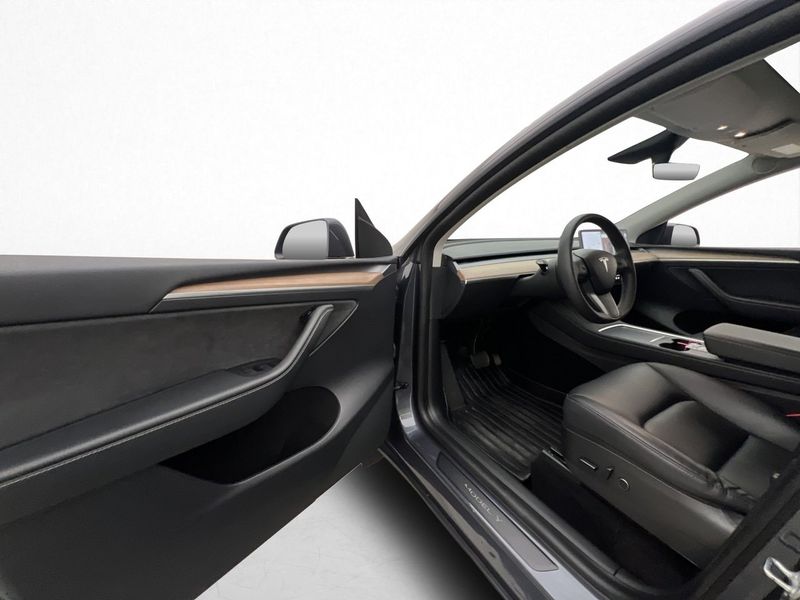 Tesla Model Y bild 9