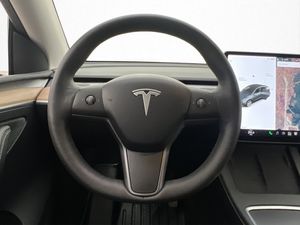Tesla Model Y bild 11