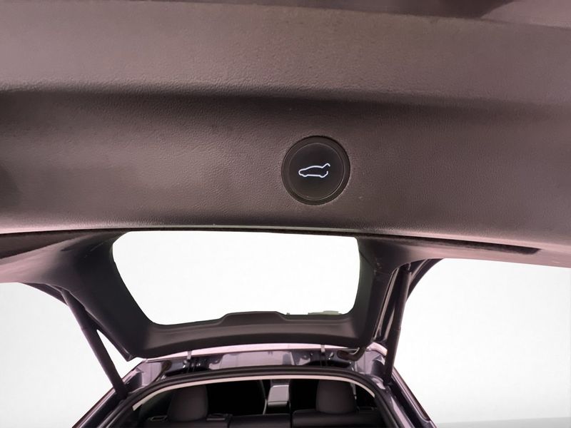 Tesla Model Y bild 26