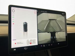 Tesla Model Y bild 19
