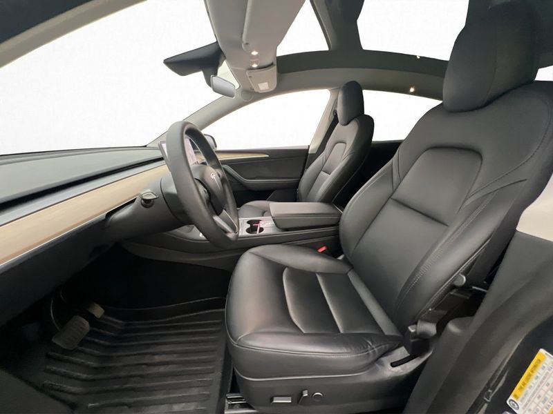 Tesla Model Y bild 10