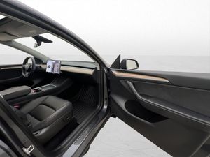 Tesla Model Y bild 13