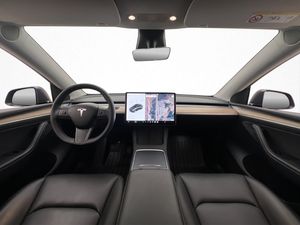 Tesla Model Y bild 15