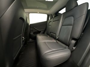 Tesla Model Y bild 14