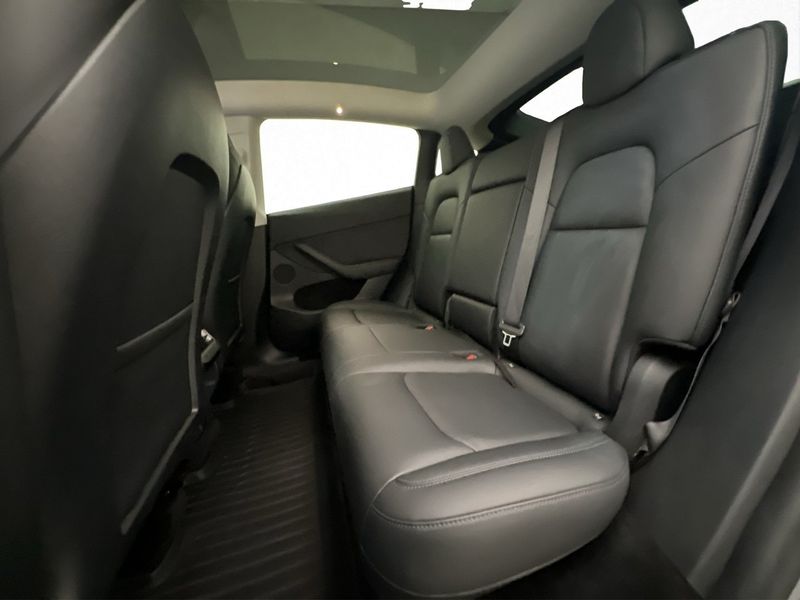 Tesla Model Y bild 14