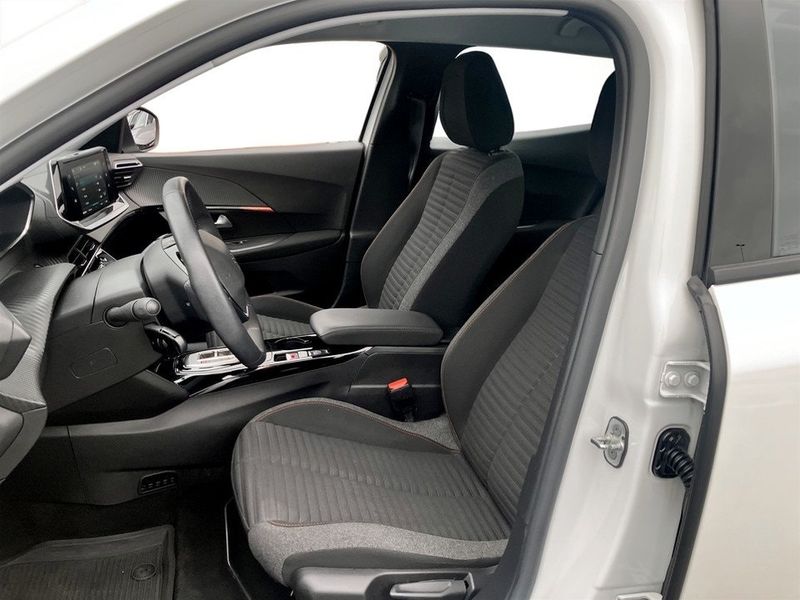Peugeot e-2008 bild 4