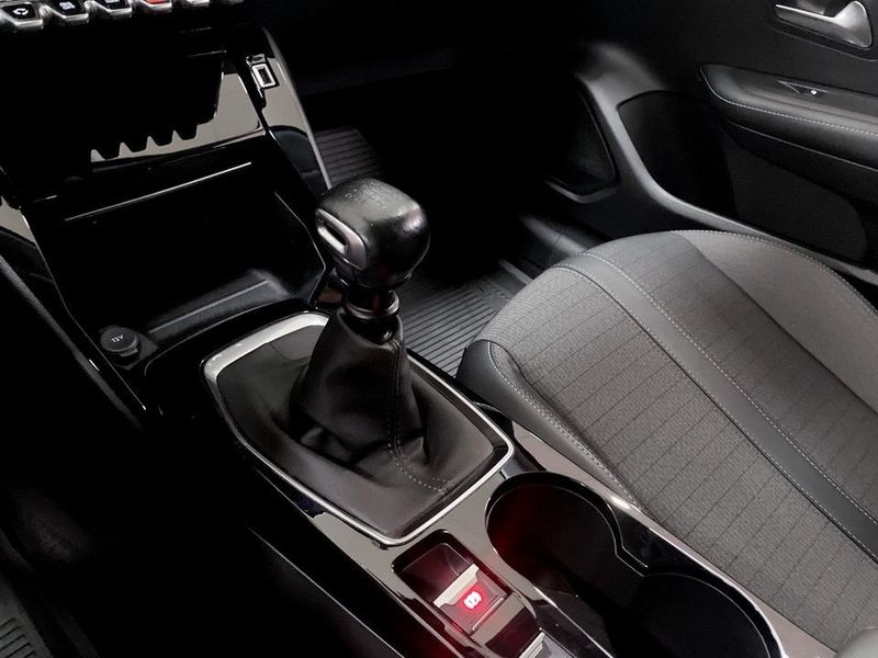 Peugeot 208 bild 10