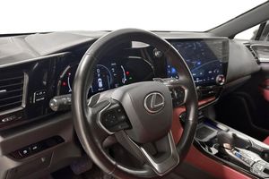 Lexus NX bild 11
