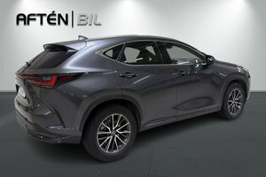 Lexus NX bild 8