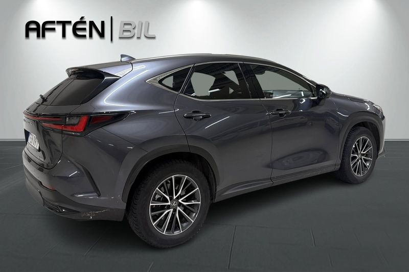 Lexus NX bild 8