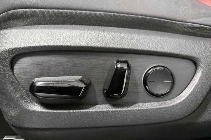 Lexus NX bild 18