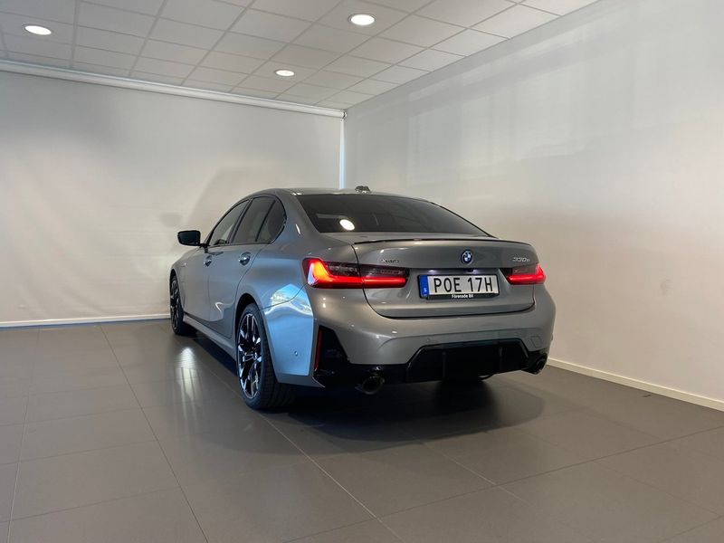 BMW 330 bild 11