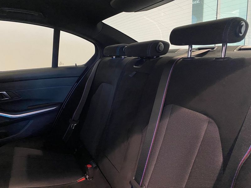 BMW 330 bild 8